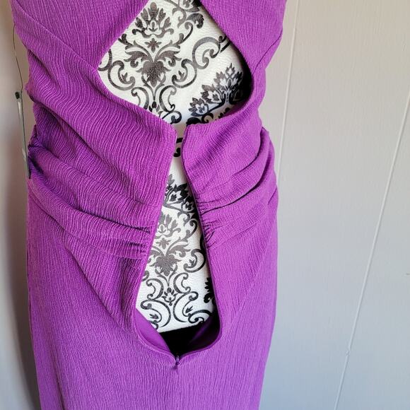 Guess Surplice Plunging Neckline Tulip Hem Midi Dress - Picture 4 of 5